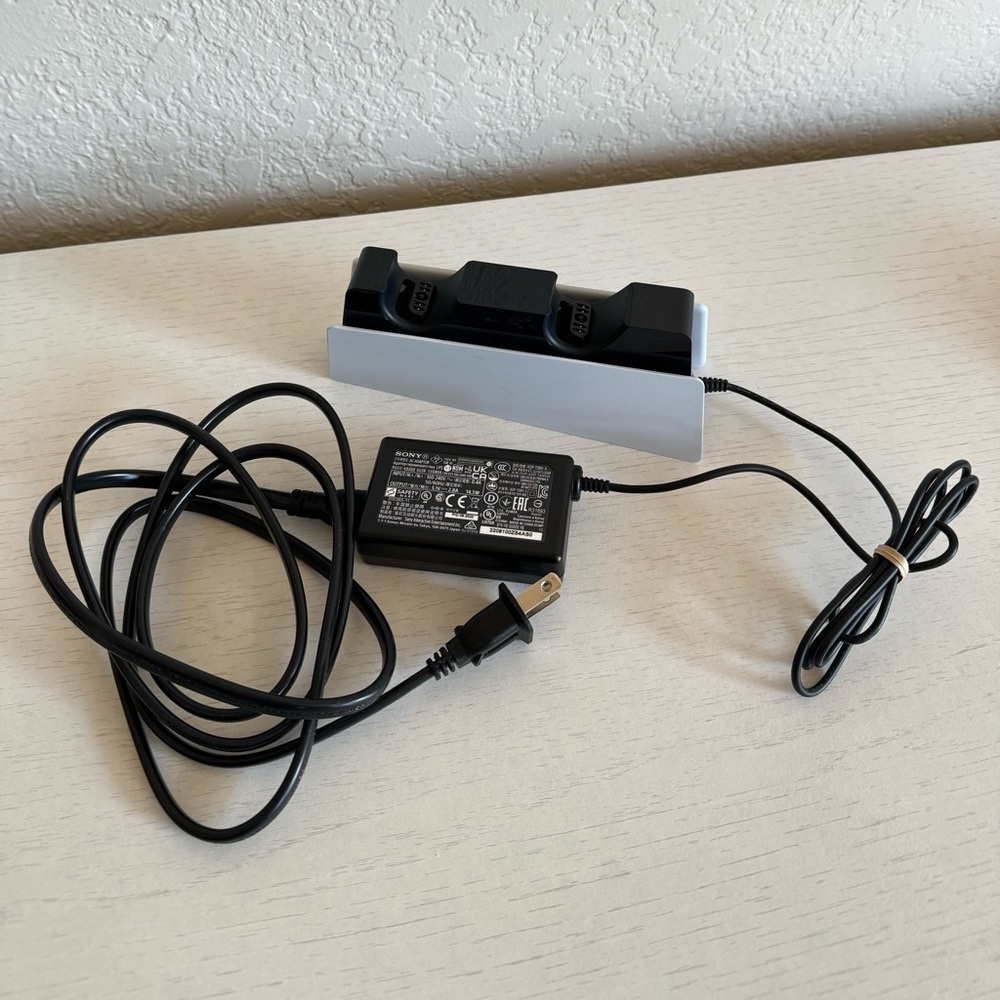 DualSense Charging Station for PlayStation 5 NWOT